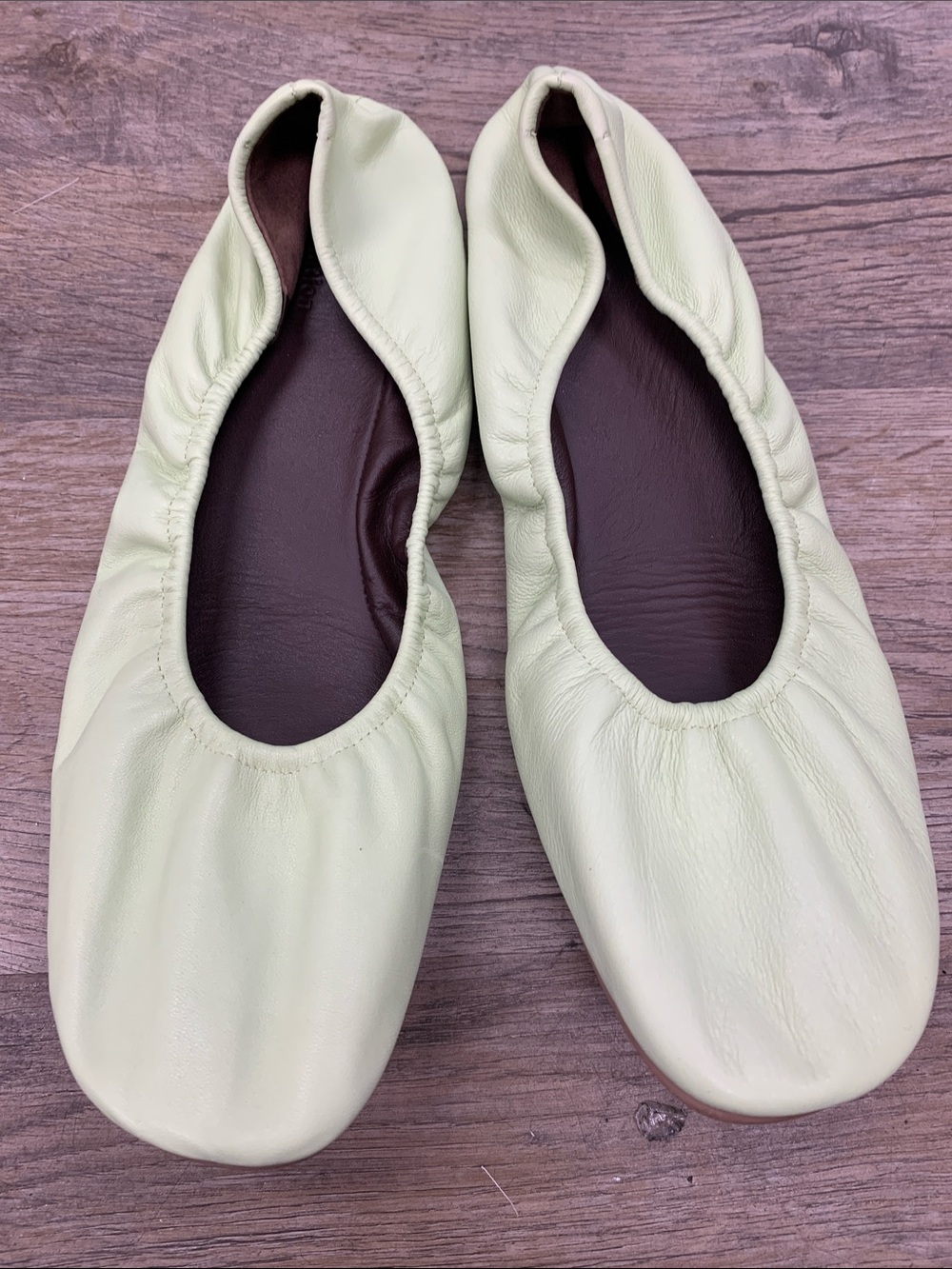 Women’s Soft Leather Ballet Flats in Light Green Size 10